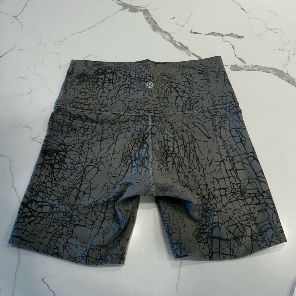 Lululemon Wunder Train High-Rise Bike Short - Thread Dye Rover Black Sz 4